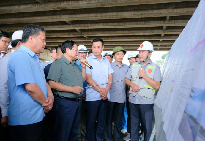 Cao tốc Vạn Ninh – Cam Lộ tăng tốc, phấn đấu hoàn thành trước ngày 19/8/2025 Cao tốc Vạn Ninh – Cam Lộ tăng tốc, phấn đấu hoàn thành trước ngày 19/8/2025